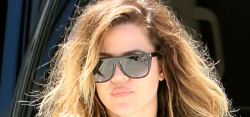 Khloe Kardashian shows off her tiny waist on Instagram: is this for real?