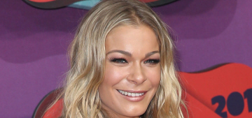 LeAnn Rimes goes solo in Rani Zakhem at the CMTs: unflattering or cute?