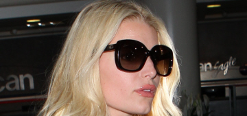 “Jessica Simpson is now a boozy & bruised Jessica Johnson” links