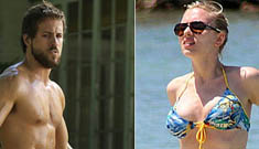 Ryan Reynolds moves some things into Scarlett Johansson’s condo