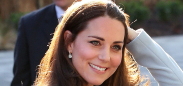 Duchess Kate in pale blue Seraphine Maternity in London: pretty & buttony?
