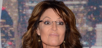 Sarah Palin borrowed a dress, fur purse from Bristol for ‘SNL’ event: tacky?