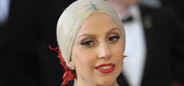 Lady Gaga in Alaïa, with stupid gloves, at the Oscars: tragic or avant-garde?