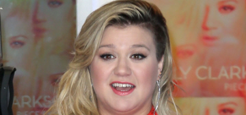 Kelly Clarkson has the perfect response to a particularly nasty British troll