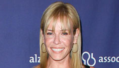 Chelsea Handler’s E! contract extended to 2012, worth ‘8 figures’
