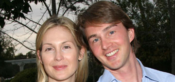 Kelly Rutherford’s custody ruling halted by judge, she can’t take kids yet
