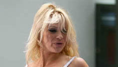 Pamela Anderson to Open Strip Club
