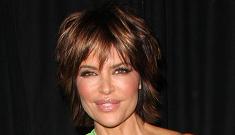 Lisa Rinna wants us to see her naked again