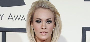 Carrie Underwood shows off her bikini body on Instagram: inspiring or why?