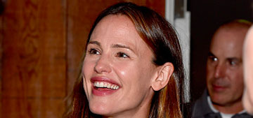 Jennifer Garner isn’t dating her accountant, which is just too bad