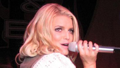 PETA mad at Jessica Simpson for performing at SeaWorld