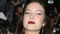 Mandy Moore morphs into Drew Barrymore; shuts down party to go to bed