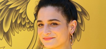 Jenny Slate’s blind date story involves a dude showing up in ‘full chainmail’