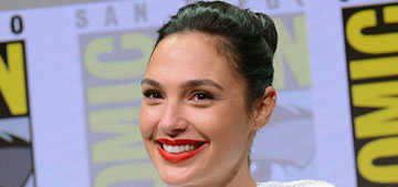 Gal Gadot held a crying super fan’s hand at Comic-Con