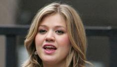 “Kelly Clarkson feels badly for Susan Boyle” morning links