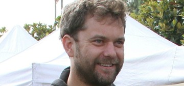 Joshua Jackson went to the farmer’s market with a mystery brunette, huh