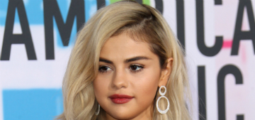 Selena Gomez was smart enough not to bring Justin Bieber to Thanksgiving