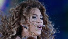Beyonce suing unknown defendants for bootlegged items