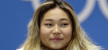 Snowboarder Chloe Kim wins the gold medal & all she can think about is food