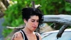 Amy Winehouse designing her own line of greeting cards