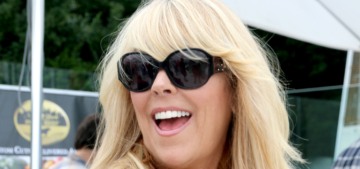 “Dina Lohan is filing for bankruptcy, she’s $1.5 million in debt” links