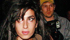 Amy Winehouse still holding on precariously, not letting go