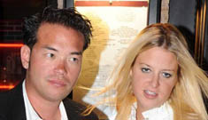 Jon Gosselin’s tabloid reporter goes out with him again, says she’s dating him