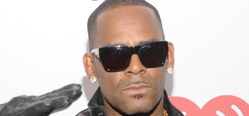 R. Kelly facing 11 additional charges for sexual abuse & assault in Illinois