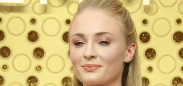 Sophie Turner in pink Louis Vuitton at the Emmys: almost Grace Kelly-esque?