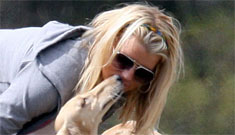 Jessica Simpson hangs out with dogs & John Mayer