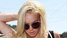 Lindsay Lohan is losing her hair because of her dye jobs and extensions