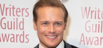 Sam Heughan is taking a self-isolating vacation in Hawaii & his fans are mad about it
