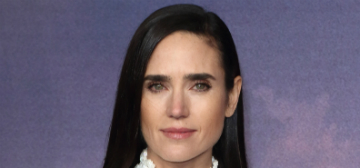 Jennifer Connelly’s kids are so bored they wanted to watch the UPS delivery