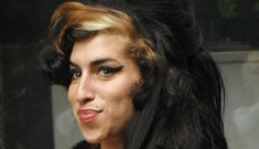 Amy Winehouse makes surprise appearance at V Festival