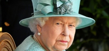The Queen is ‘furious’ that staffers refuse to isolate for 4 weeks over Christmas