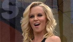 Jenny McCarthy reveals her weight for a good cause