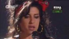 Amy Winehouse’s forgetful performance at the MTV Europe Awards