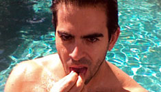 Eli Roth has cyber sex with his fans, shows off tissue evidence