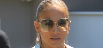 Jennifer Lopez & Emme picked out necklaces for Ben Affleck’s daughters