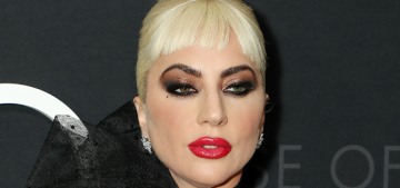 Lady Gaga wore bangs & velvet Armani at the NYC premiere of ‘House of Gucci’