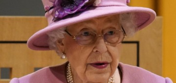 Queen Elizabeth was ‘seen’ in London ‘without a walking stick,’ how very odd