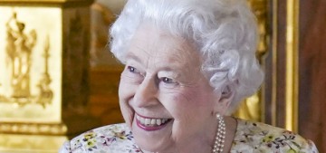 Queen Elizabeth used a cane at an in-person event at Windsor Castle
