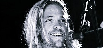 “Rest in peace to Taylor Hawkins, who passed away at the age of 50” links