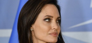 Angelina Jolie reveals, in a cross-complaint, that Brad Pitt choked one of the kids