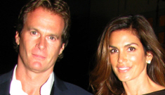 Cindy Crawford & family are victims of bizarre extortion plot