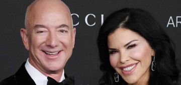 Jeff Bezos proposed to Lauren Sanchez with a 30-carat diamond worth $3 million?
