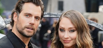 Henry Cavill & Natalie Viscuso walked ‘The Witcher’ red carpet together
