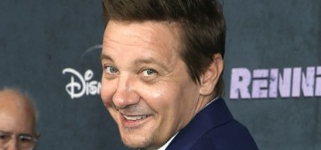Jeremy Renner does twice-a-day sessions in a hyperbaric chamber to recover