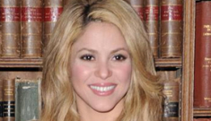 Shakira asks for thousands of teachers, not soldiers