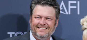 Blake Shelton loves his wife’s gingerbread houses & holiday decorations